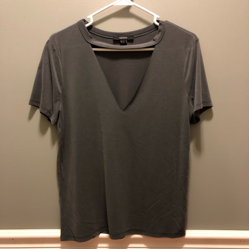 Gray tee